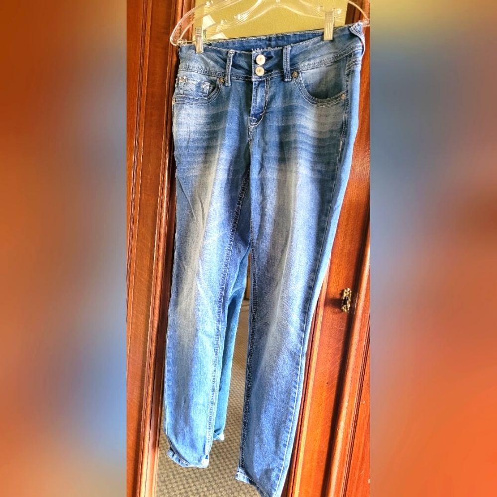 Wallflower Size 7 Jeans